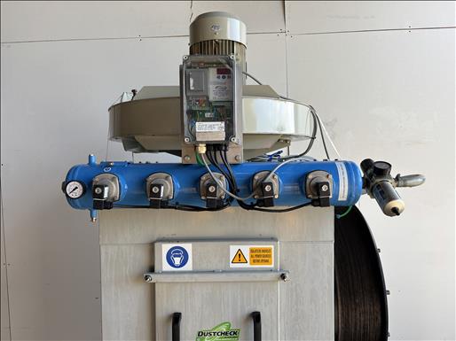 Dust extractor