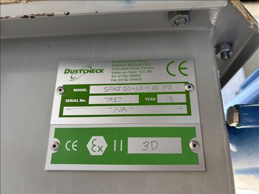 Dust extractor