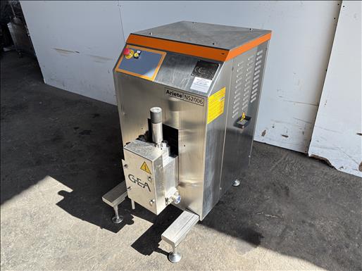 Piston homogeniser