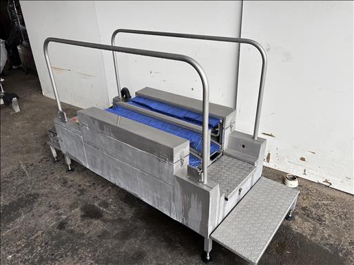 Boot wash station