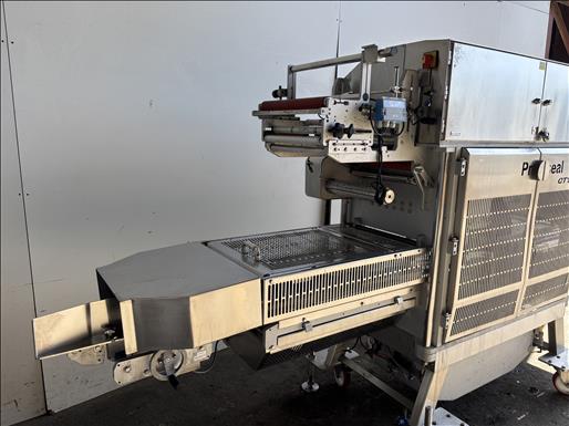 Tray sealer