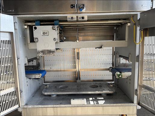 Tray sealer