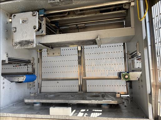 Tray sealer