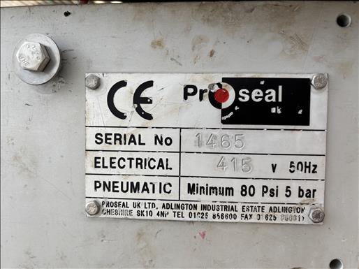 Tray sealer