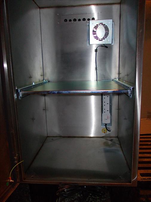 Water proof rack mount computer cabinet