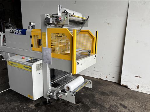 Monoblock semi auto shrink wrapper with sealing bar