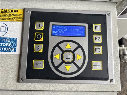 Monoblock semi auto shrink wrapper with sealing bar