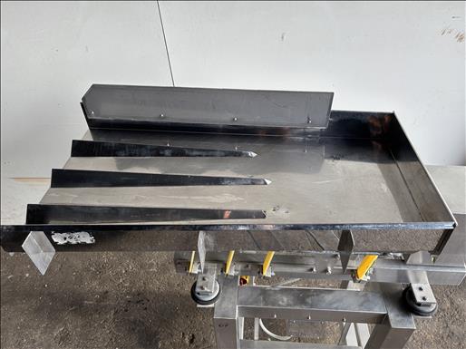 Vibratory conveyor