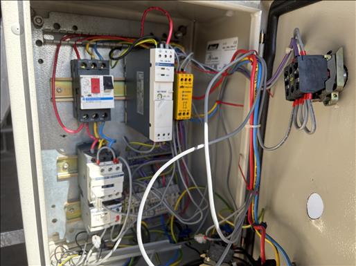 Elevator screw conveyor