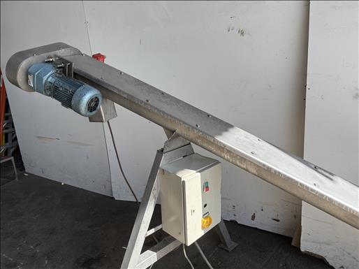 Elevator screw conveyor