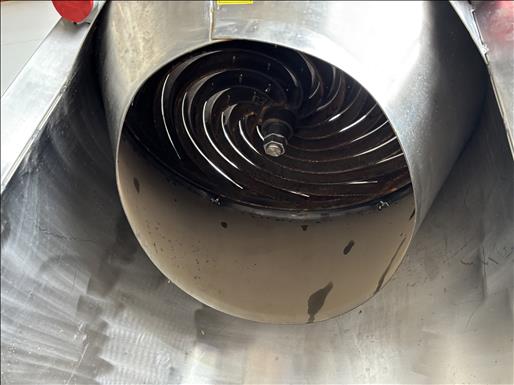 Cabbage cutting machine