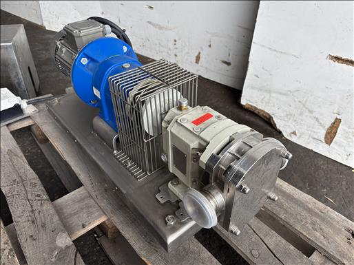 Lobe pump
