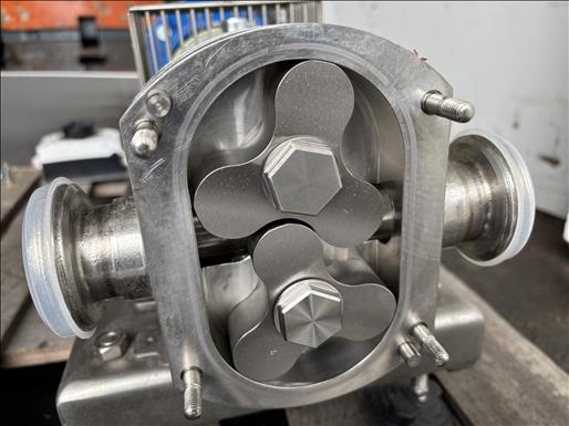 Lobe pump