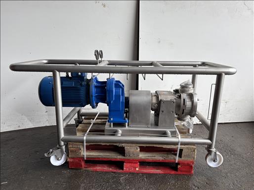 Lobe pump