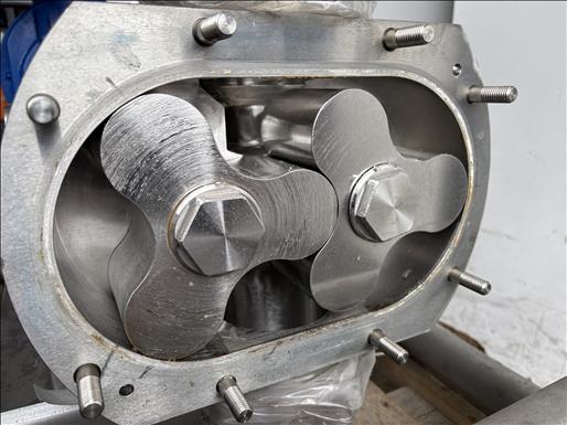 Lobe pump