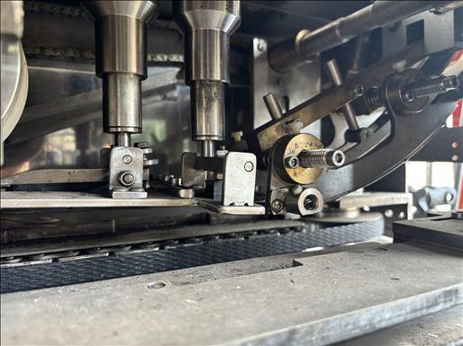 Capping machine