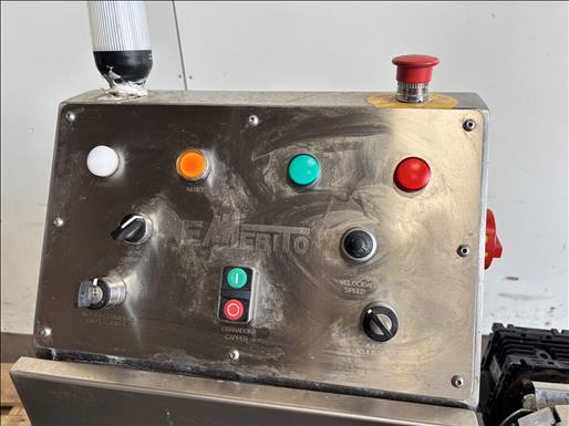 Capping machine