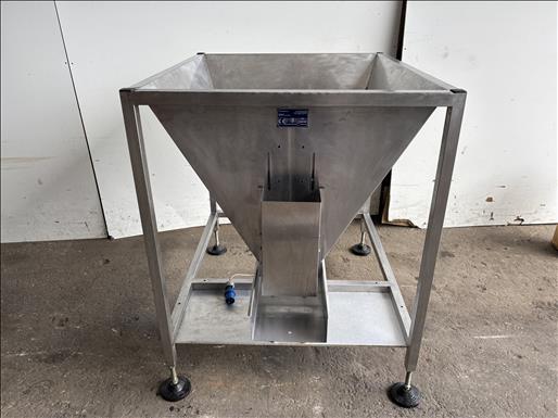 Vibratory hopper