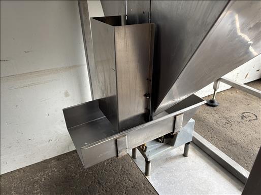 Vibratory hopper