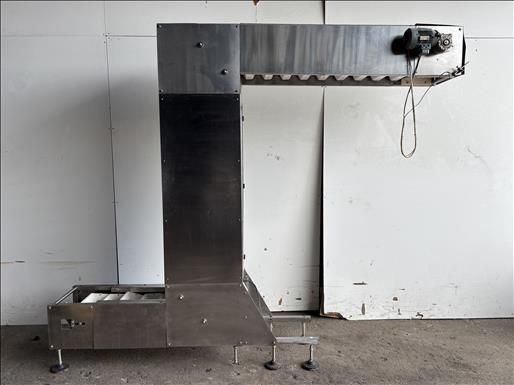 Bucket elevator conveyor