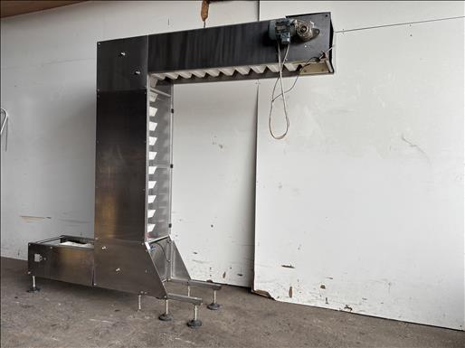 Bucket elevator conveyor