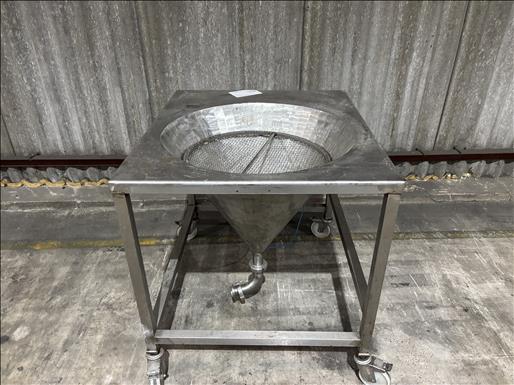 Mobile stainless hopper