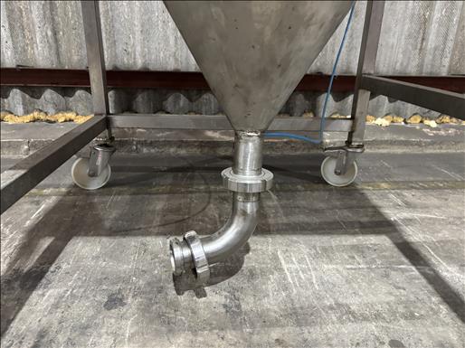 Mobile stainless hopper