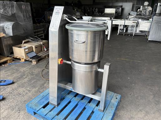 Vertical cutter mixer