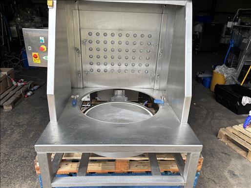 Sieving station