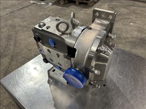 Lobe pump