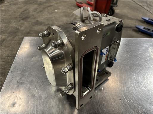 Lobe pump