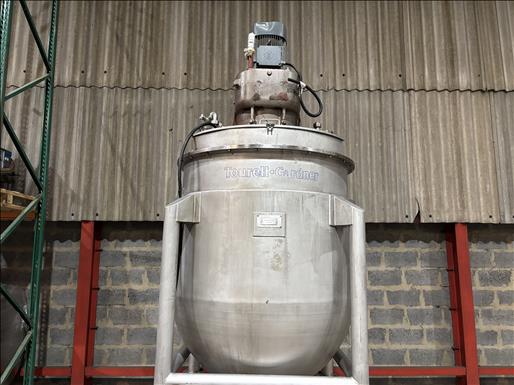 jacketed mixing vessel