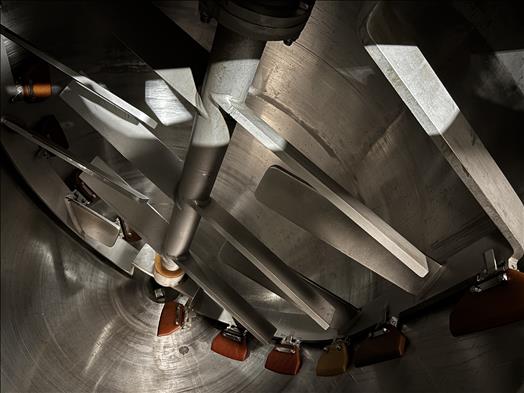 jacketed mixing vessel