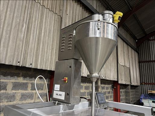 VFFS Bagger with auger filler