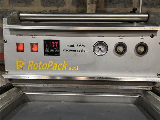 Tray sealer