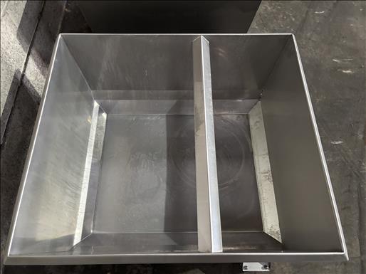 Stainless mobile tank