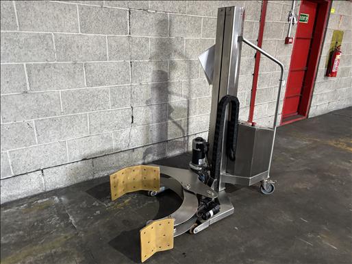 Rotation reel gripper