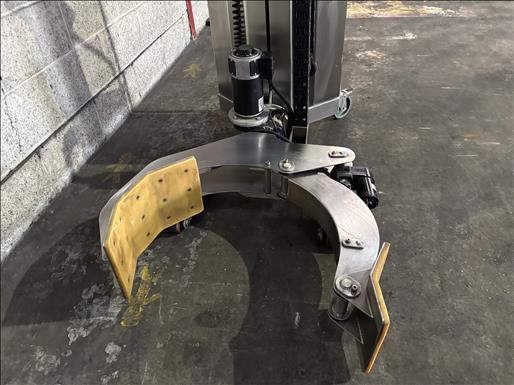 Rotation reel gripper