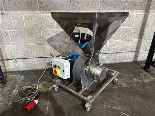 Centrifugal blower