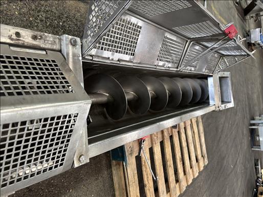 Screw conveyor
