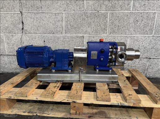 Lobe pump